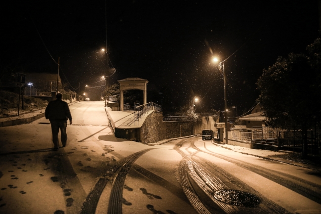 İstanbul'da kar etkisini artırıyor